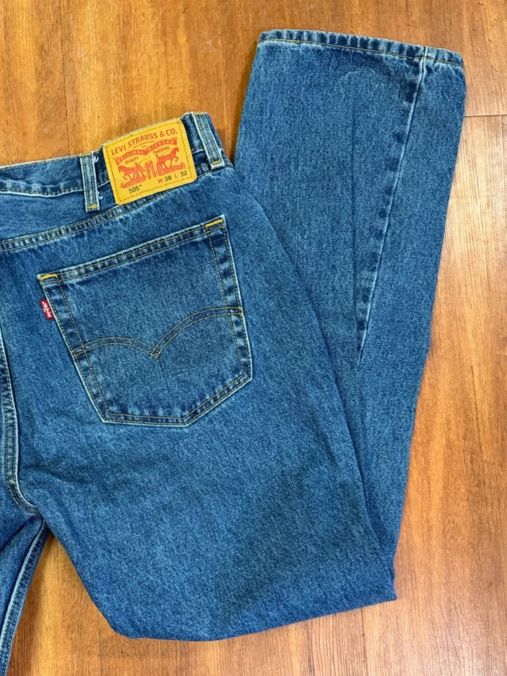 Levi's 505 Men’s denim straight leg fit 38 X 32